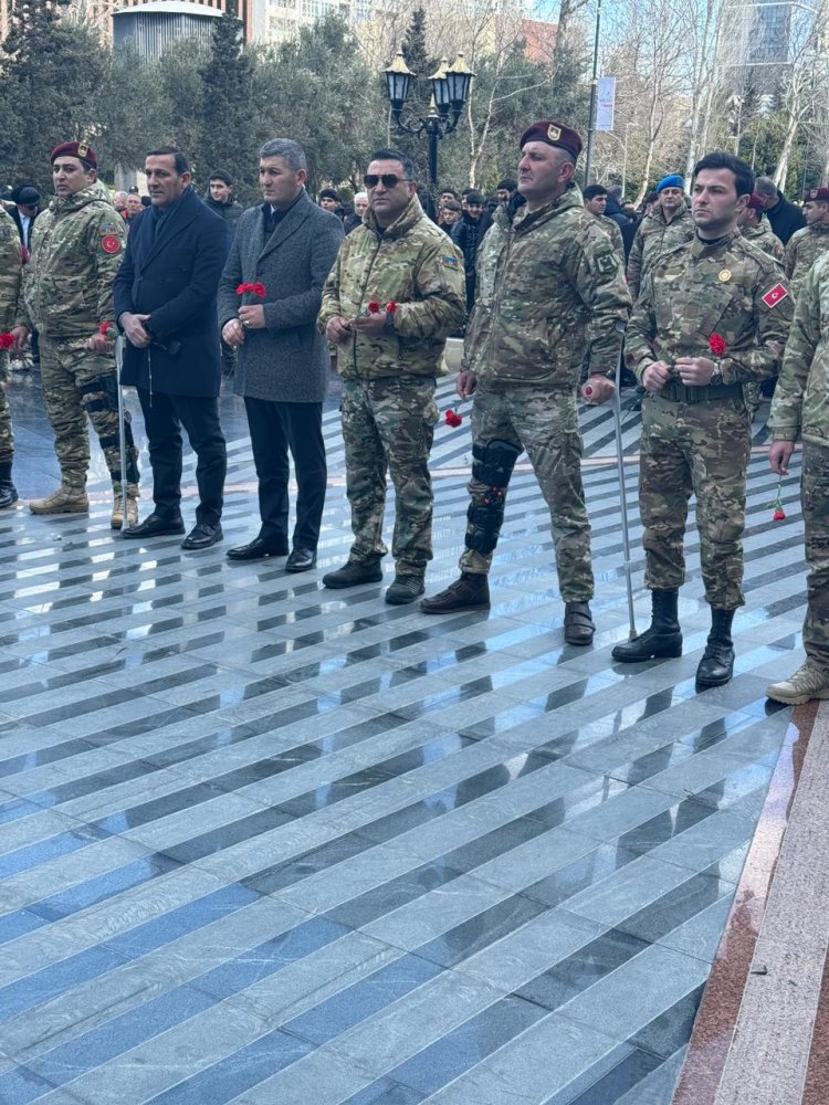 Xususi teyinatlilarin qazileri, sehid aileleri ve veteranlari” Ictimai Birliyinin sedri ve teskilatin uzvleri "Ana Harayi” abidesini ziyaret edib