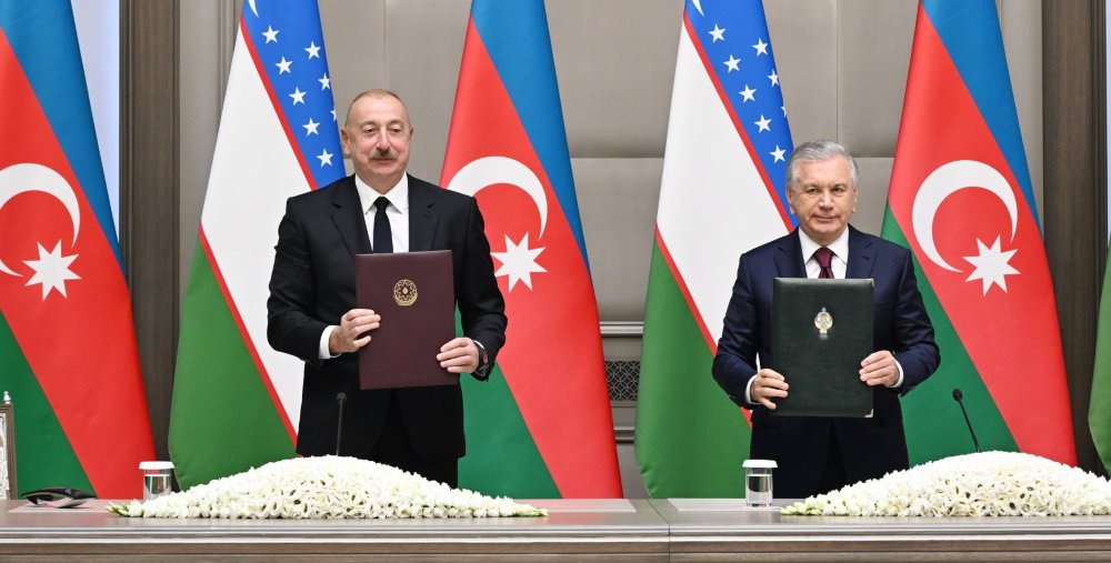 Azerbaycan-Ozbekistan senedleri imzalanib