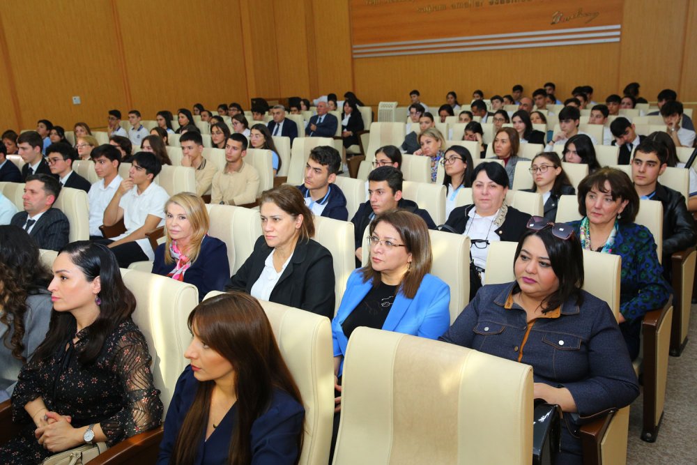 “Heyder Eliyev irsinin oyrenilmesi” movzusunda derslere start verilib