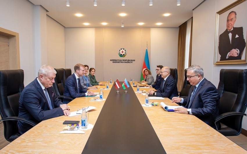 Azerbaycan Latviya ile “yasil enerji”nin inkisafini muzakire edib