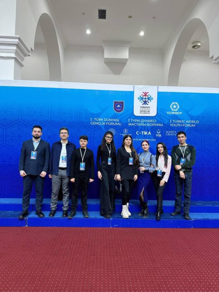 Azerbaycanli gencler “I TURKSOY Turk Dunyasi Genclik Gorusu”nde - FOTO