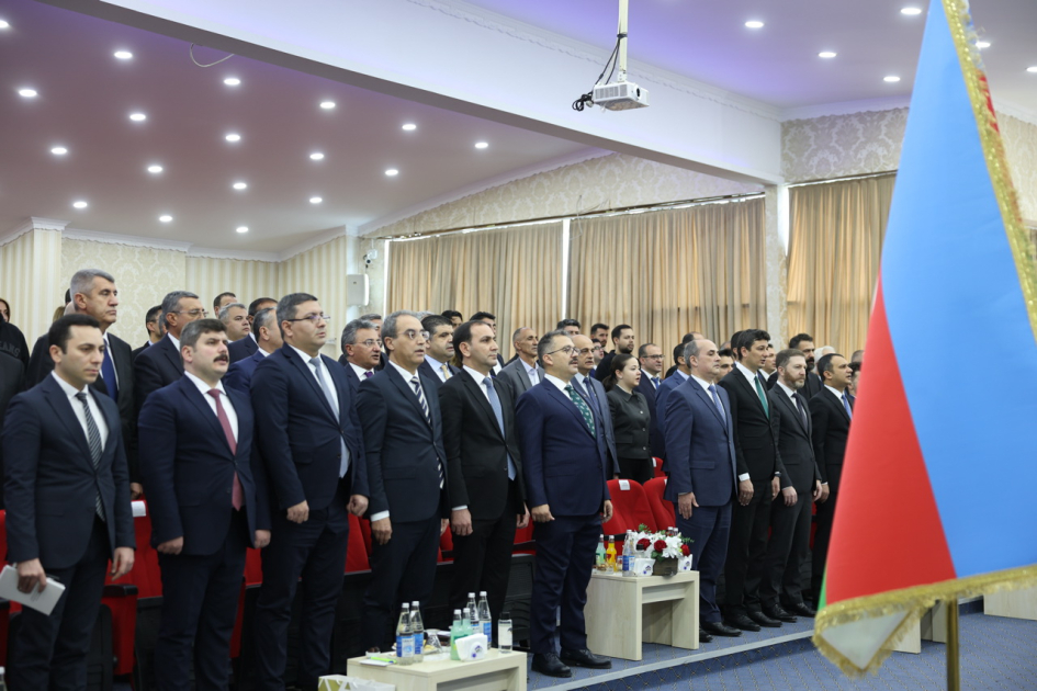 Azerbaycan ve Turkiyenin serhedyani rayonlari arasinda emekdasligin perspektivleri muzakire olunub