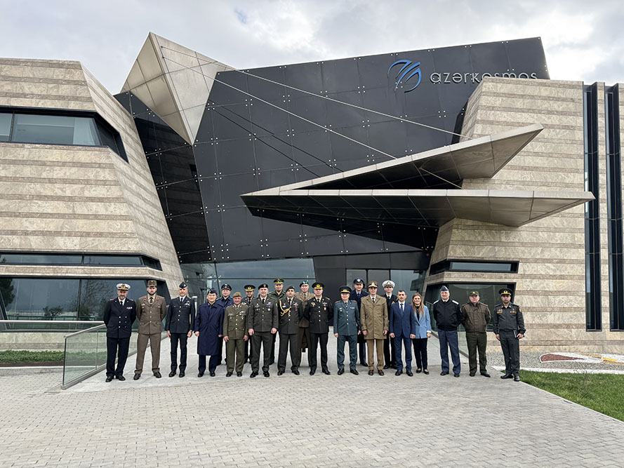 Herbi attaseler "Azerkosmos"da olubar