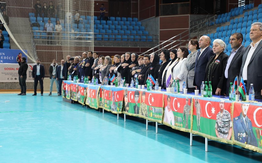 Sehidin xatiresine hesr edilmis karate turniri kecirilib