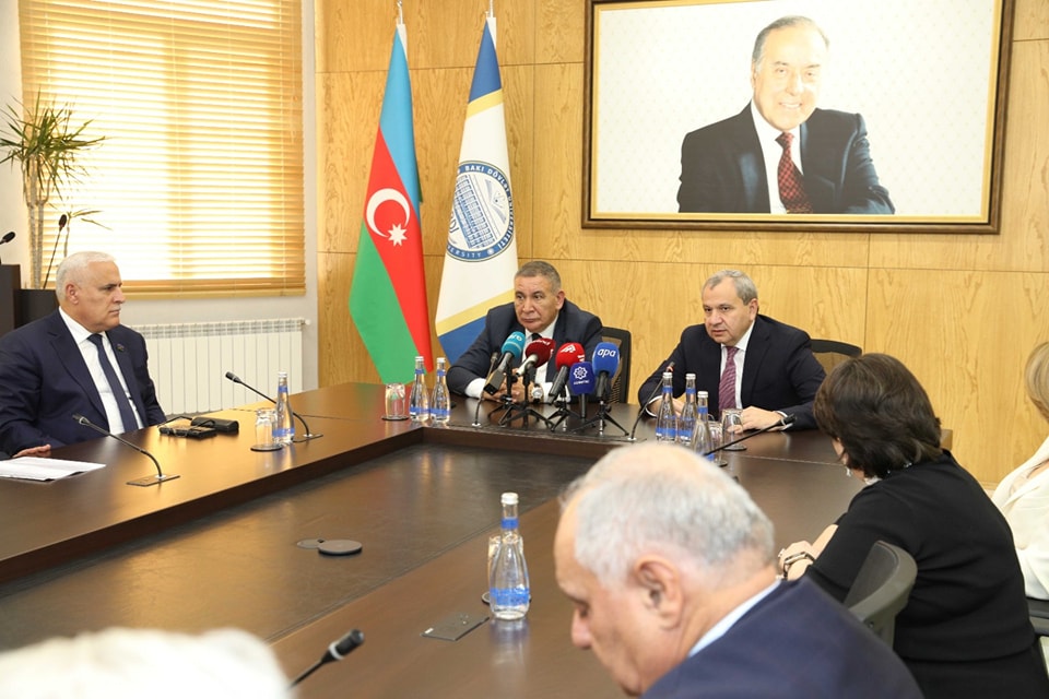 COP29 erefesinde Azerbaycana qarsi informasiya hucumlari - Metbuat Surasi ve BDU birge deyirmi masa kecirib