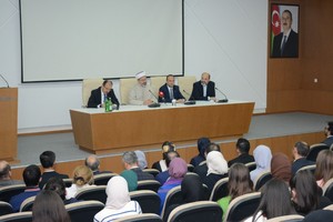 Turkiyenin Diyanet Isleri Idaresinin sedri Ilahiyyat Institutunu ziyaret edib