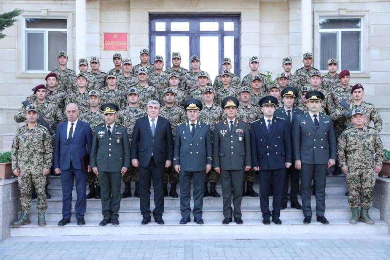 Herbi prokuror DIN-in Daxili Qosunlarinin herbi qulluqculari ile gorusdu - FOTO