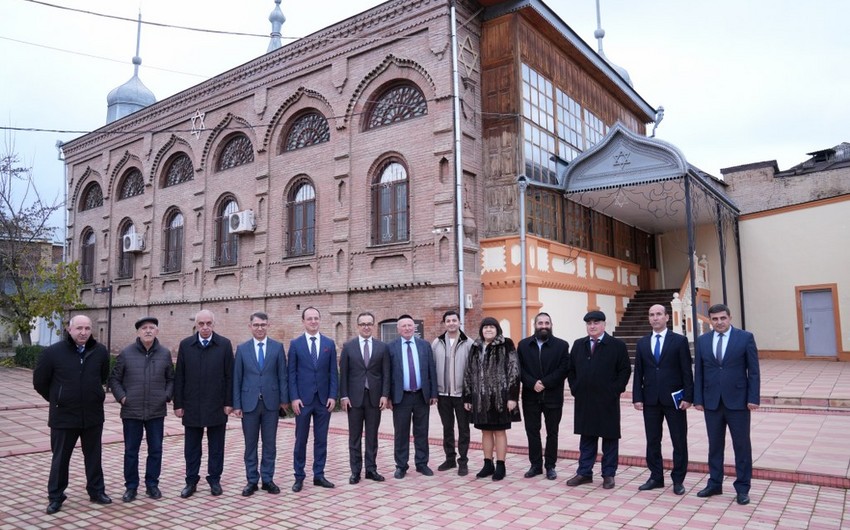Komite sedri Qubadaki Qirmizi qesebede olub