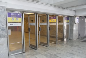 Baki metropoliteninde stansiyalarin cixislari nomrelenir