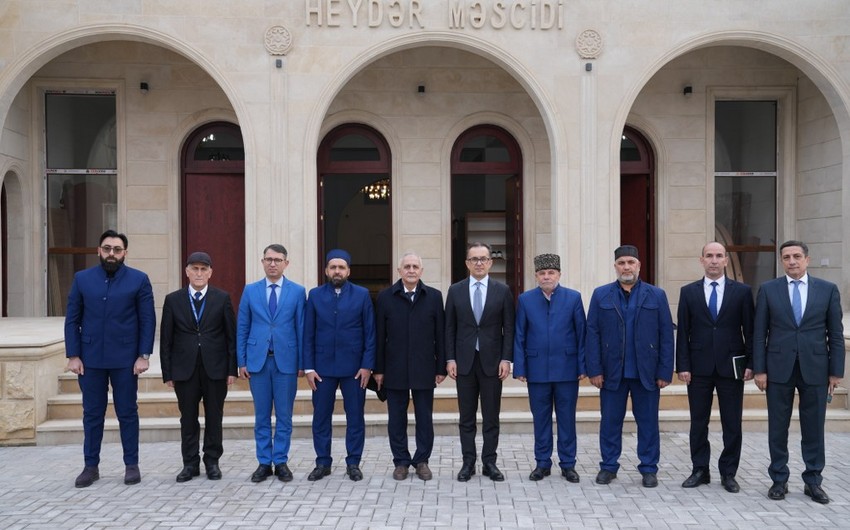 Dovlet Komitesinin sedri Mingecevir ve Yevlaxda mescidleri ziyaret edib