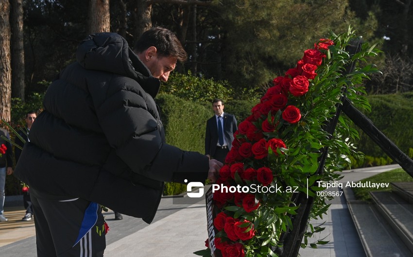 Lionel Messi Ulu Onder Heyder Eliyevin xatiresini anib
