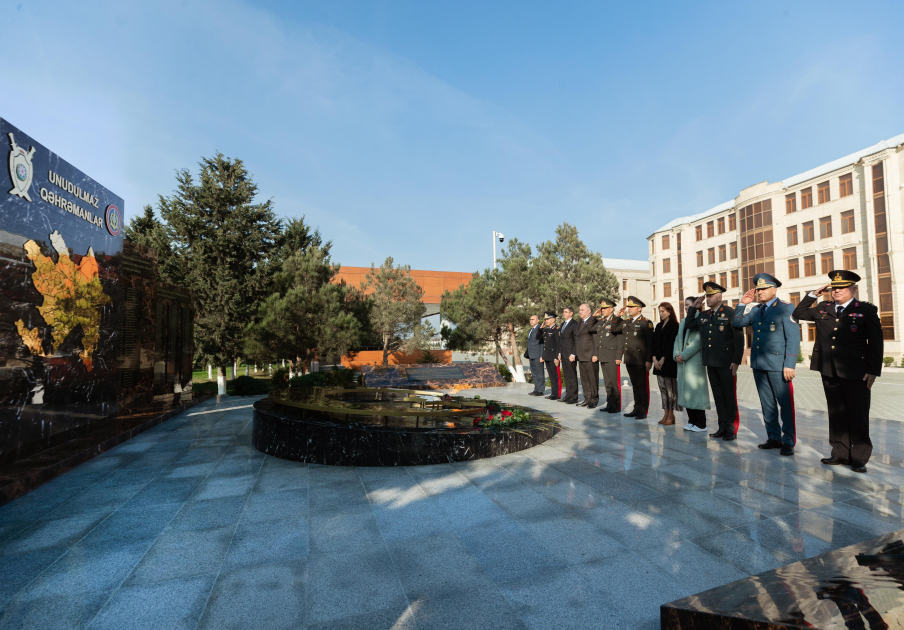 Daxili Qosunlarin Herbi Institutunda Heyder Eliyevin anim gunu ile bagli tedbir kecirilib