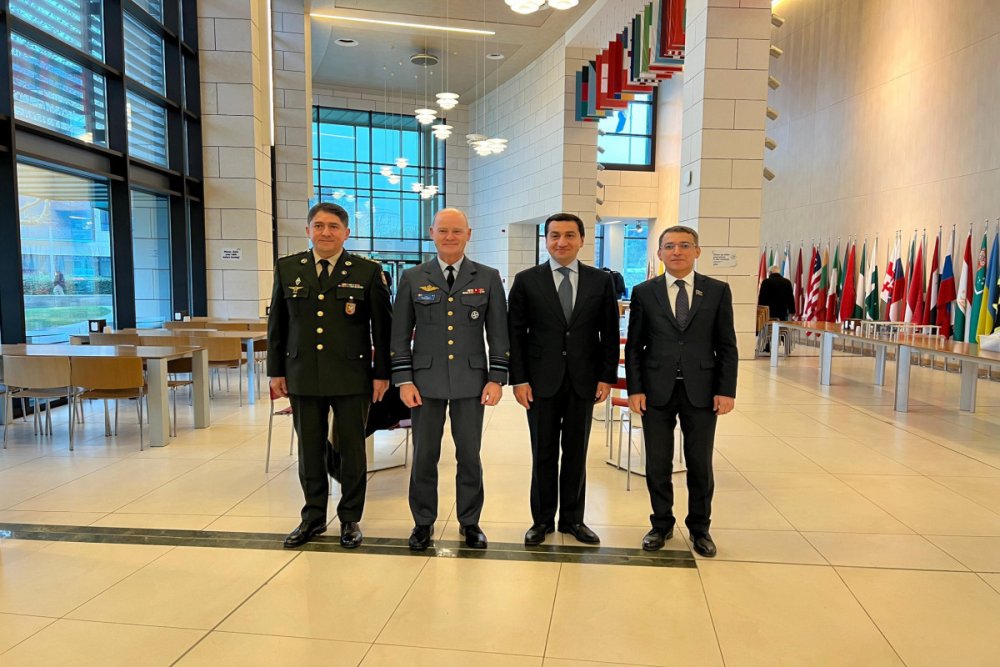 Hikmet Haciyev NATO Mudafie Kollecinin numayende heyeti ile gorusub