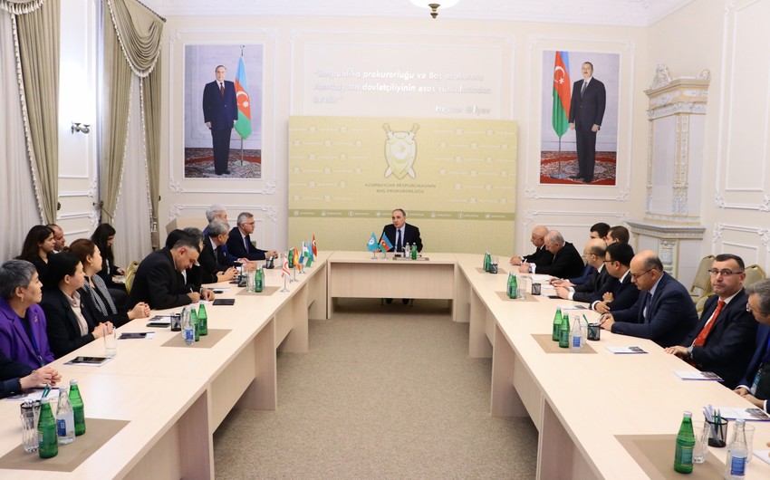 Kamran Eliyev Turk Dovletleri Teskilati nezdinde kecirilen beynelxalq konfrans istirakcilari ile gorusub