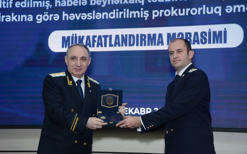 Prokurorluq emekdaslarinin mukafatlandirma merasimi kecirilib