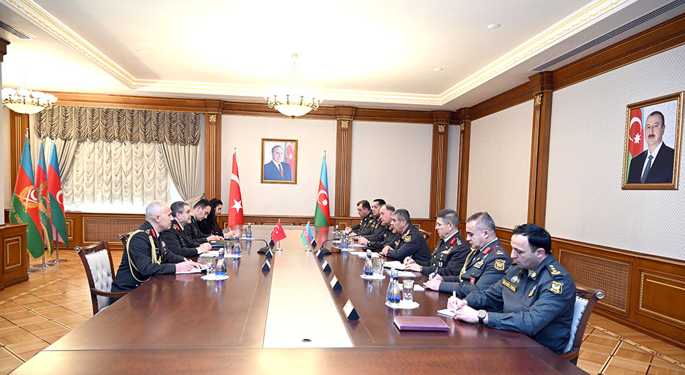 Azerbaycan Ordusunun Turkiye modeline uygunlasdirilmasi ile bagli tedbirler muzakire edilib