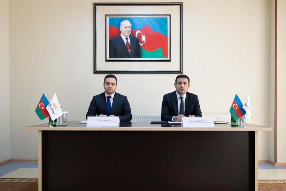“AzerGold” QSC-nin KSM Komitesinin sedri Naxcivanda sakinlerle gorusub (FOTO)