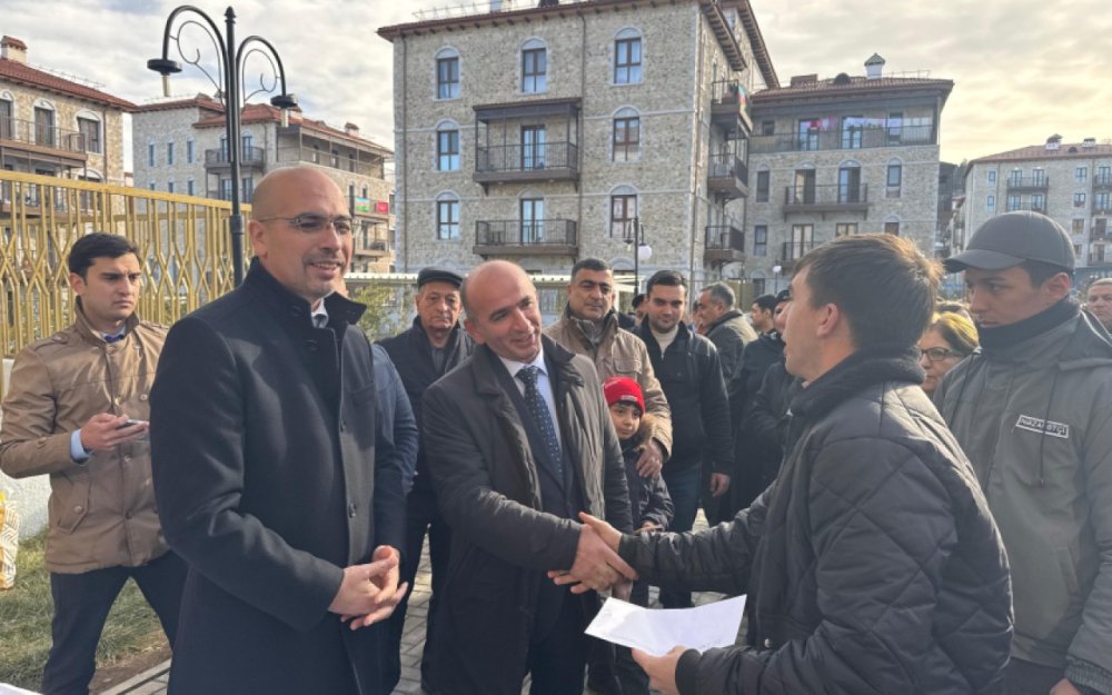 Novbeti koc karvani Susaya catdi