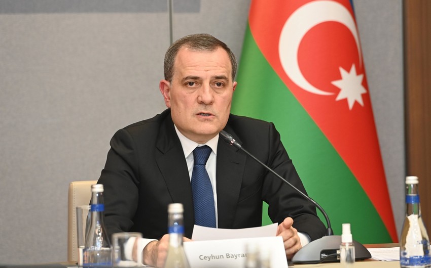 Ceyhun Bayramov AZAL-a mexsus teyyarenin Aktau yaxinliginda qezaya ugramasi ile elaqedar bassagligi verib