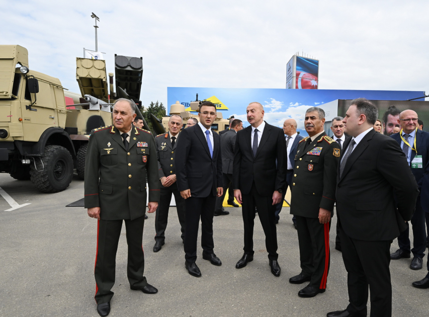 Bu gun Mudafie Senayesi Nazirliyi iscilerinin pese bayramidir