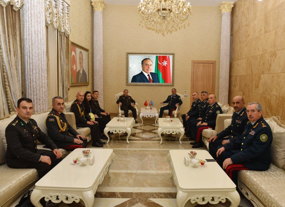 Azerbaycan-Turkiye arasinda mudafie ve serhed tehlukesizliyi istiqametinde elaqeler muzakire edilib