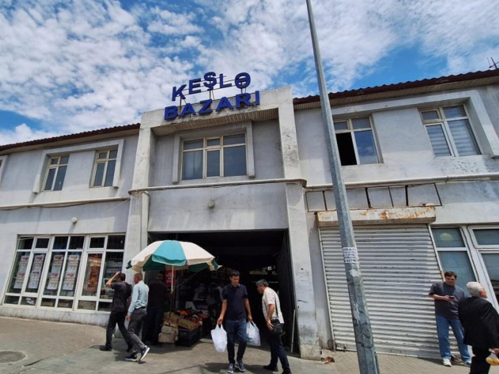 Bakida "Yeni Kesle Bazari" TIKILIR