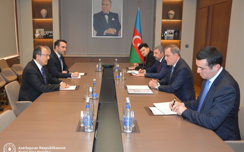 Ceyhun Bayramov Cahit Bagcini diplomatik fealiyyetinin basa catmasi munasibetile qebul edib