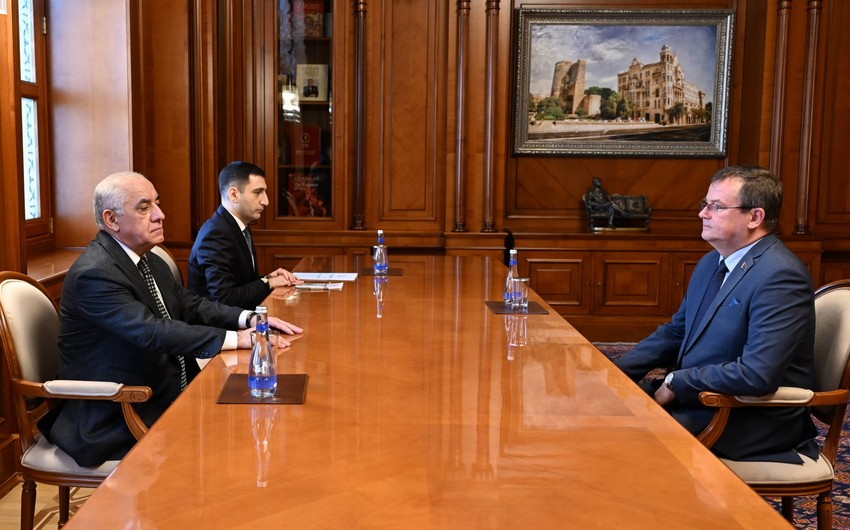 Eli Esedov Belarusun Azerbaycandaki sefiri ile gorusub