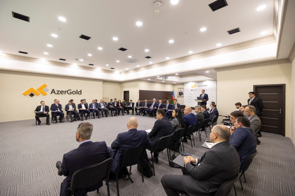“AzerGold” qeyri-filiz faydali qazinti yataqlari ile bagli seminar kecirib