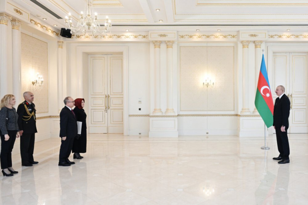 Ilham Eliyev Turkiyenin Azerbaycandaki yeni sefirinin etimadnamesini qebul edib