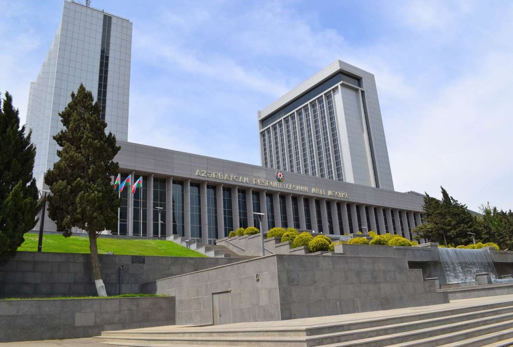 Milli Meclisin deputatlari Tacikistanda seckileri musahide edecekler