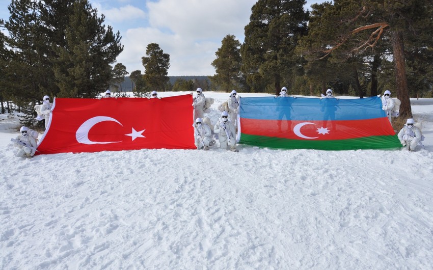 Azerbaycan ve Turkiye herbcileri birge telim kecib