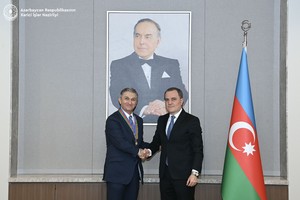 Ceyhun Bayramov Felestinin sefirini diplomatik fealiyyetinin basa catmasina gore qebul edib