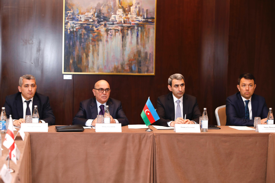 Azerbaycan, Qazaxistan ve Gurcustan Orta Dehlizin potensialindan daha semereli istifade imkanlarini muzakire edibler
