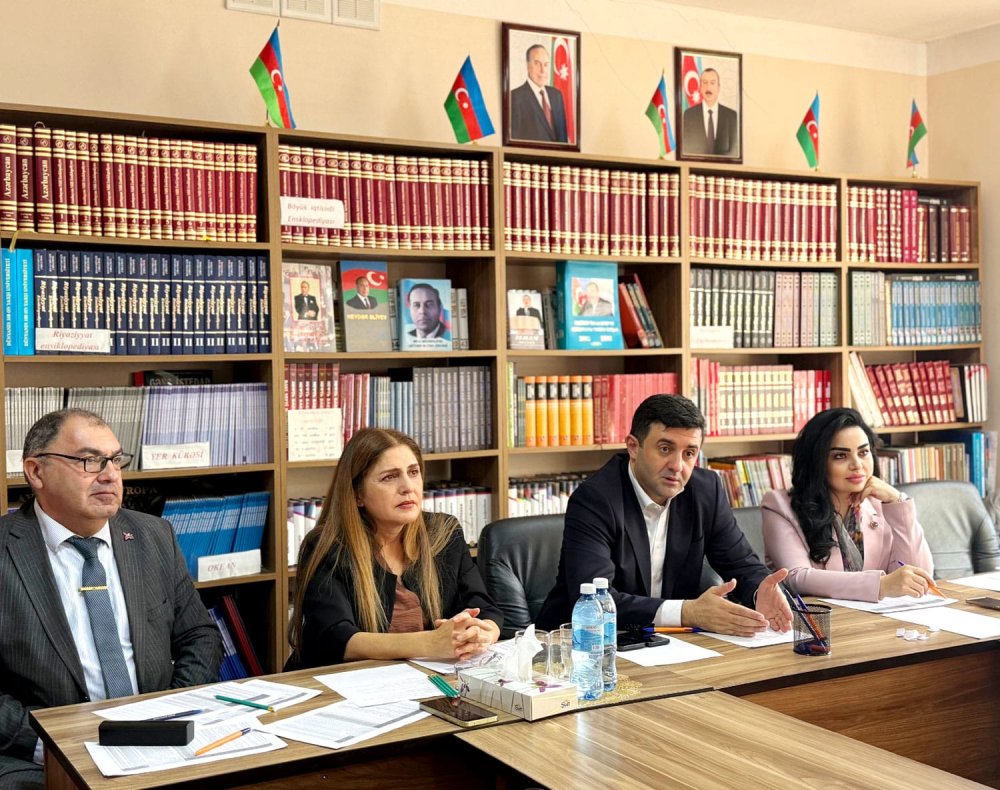 Sagirdler teqdimatlarla cixis edir