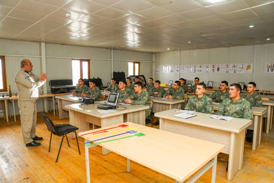 Mudafie Nazirliyinin istehkamcilarina ANAMA terefinden telimler kecirilib