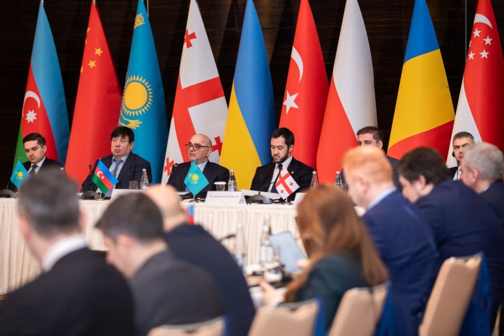 Bakida Trans-Xezer Beynelxalq Neqliyyat Marsrutunun inkisafi uzre Isci qrupunun iclasi kecirilib