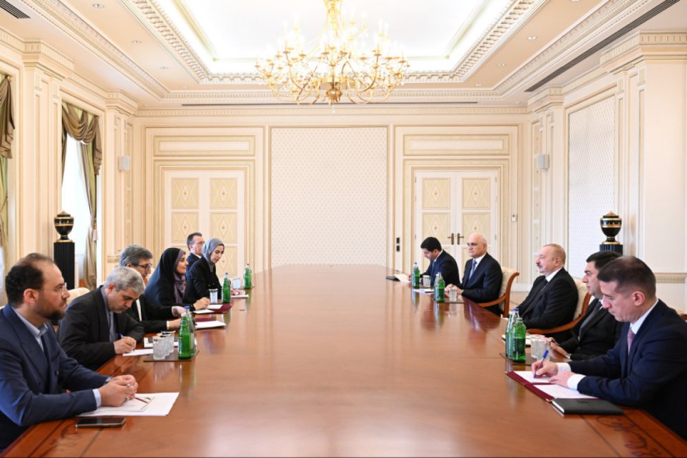 Ilham Eliyev Iranin yol ve sehersalma nazirini qebul edib
