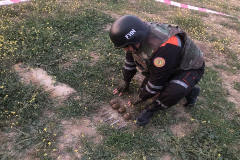 Elet ve Fatmayida herbi sursatlar tapilib - VIDEO