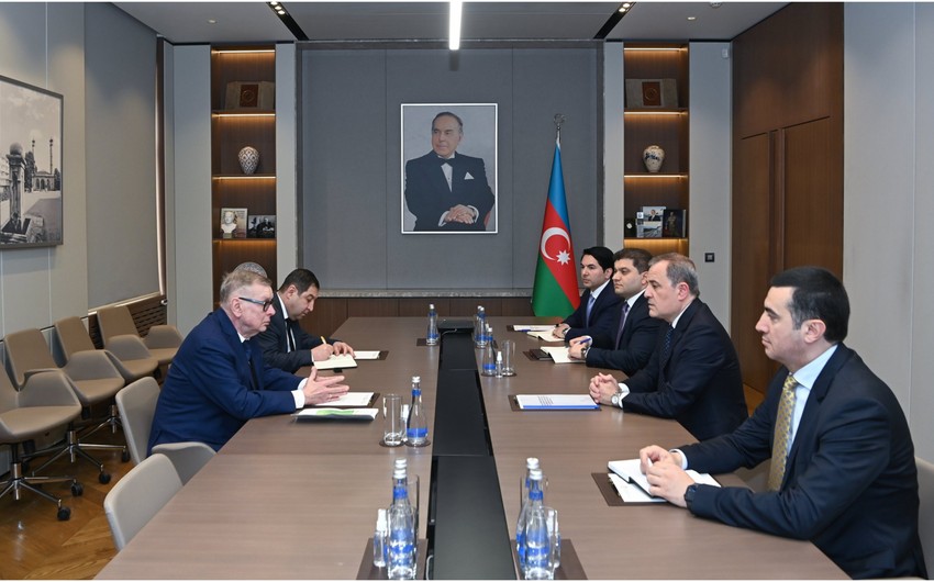 Ceyhun Bayramov BMT resmisi ile mina tehlukesi ile mubarize seylerinde emekdasligi muzakire edib