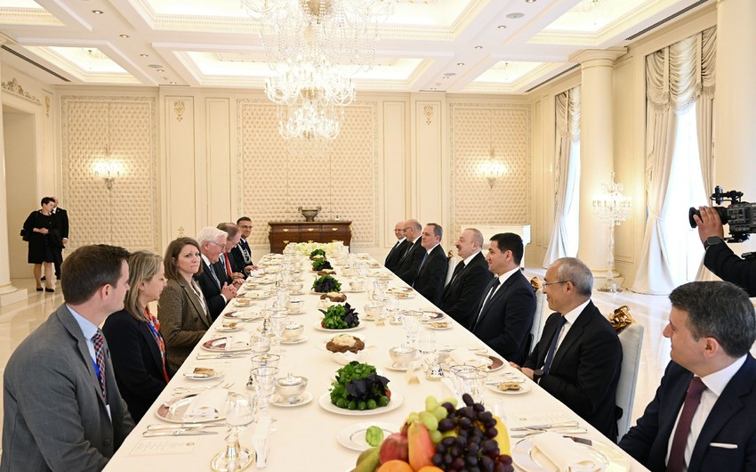 Prezident Ilham Eliyevin adindan Almaniya Prezidentinin serefine resmi nahar verilib