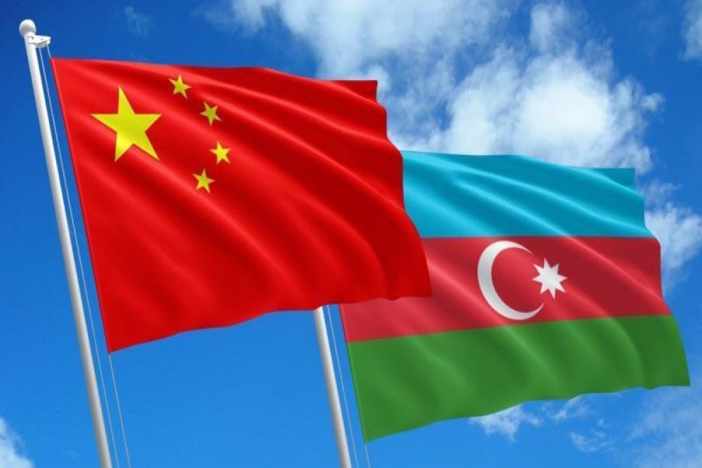 Cinin Azerbaycana yeni teyin olunmus sefiri Bakiya gelib