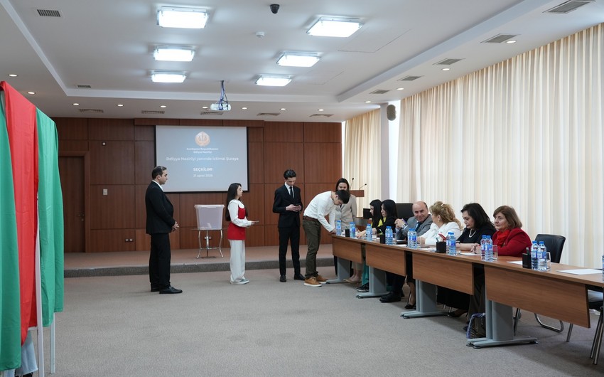 Edliyye Nazirliyi yaninda Ictimai suranin yeni terkibi secilib