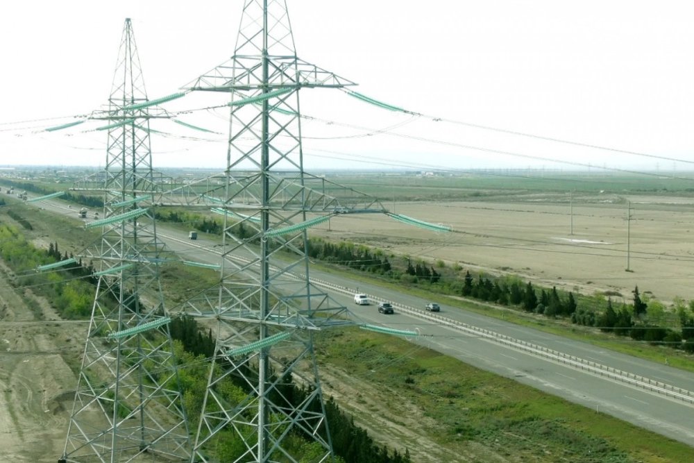 Azerbaycanda en boyuk yarimstansiyalarindan biri tikilir
