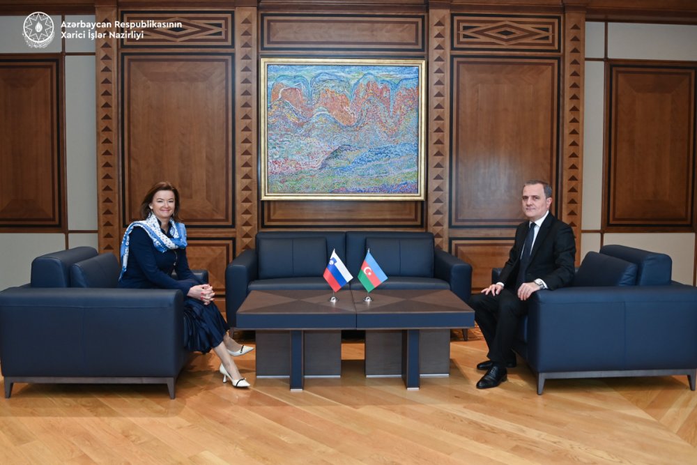Azerbaycan ve Sloveniya XIN bascilarinin tekbetek gorusu kecirilir