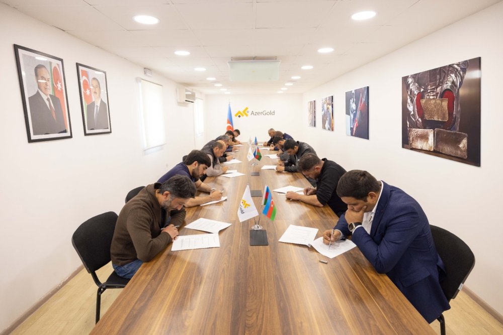 “AzerGold” QSC-de ise qebulla bagli novbeti kutlevi test imtahani kecirilib