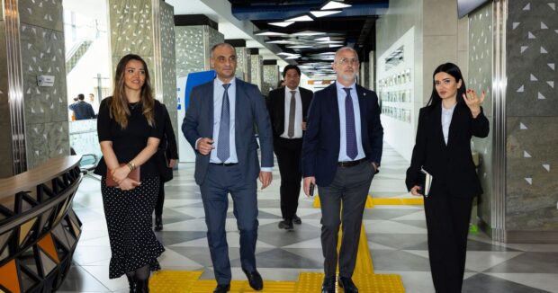 Italiyali parlamentariler “ASAN xidmet”de – FOTOLAR