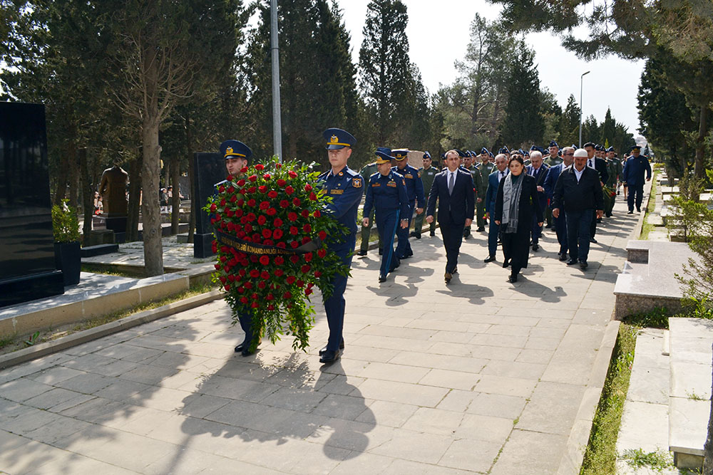 Sehid pilotlarimizin xatiresi ehtiramla yad edilib - VIDEO