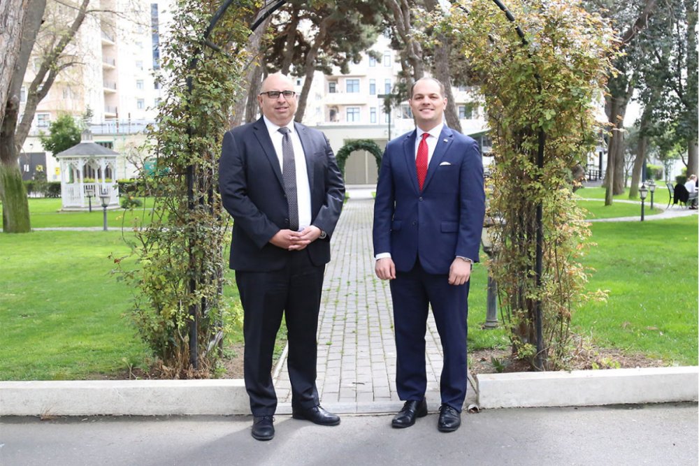 ABS Dovlet Departamentinin Enerji Resurslari Burosunun bas meslehetcisi Azerbaycana gelib