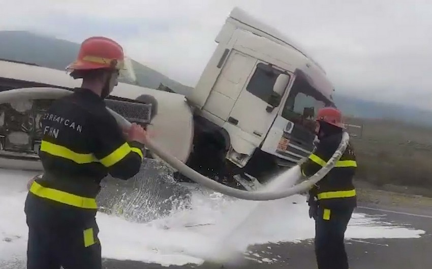 Yanacaq dasiyan masin asdi, Baki-Quba yolu baglandi - VIDEO